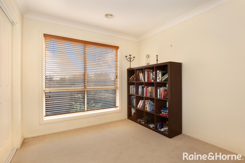 Photo - 39 Franklin Avenue, Roxburgh Park VIC 3064 - Image 9