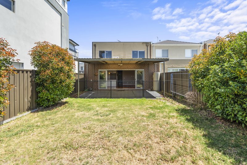 Photo - 39 Furlong Road, Craigieburn VIC 3064 - Image 11