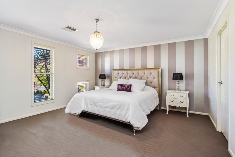 Photo - 39 Fysh Avenue, Middleton Grange NSW 2171 - Image 5