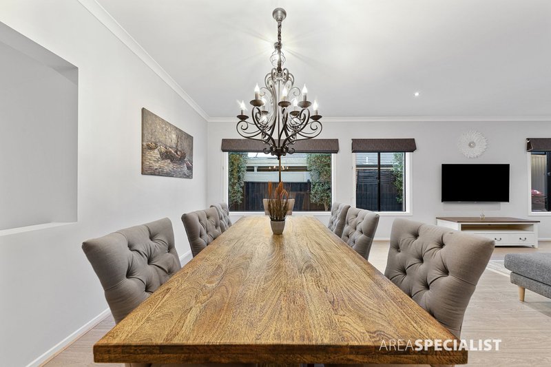 Photo - 39 Gallery Way, Pakenham VIC 3810 - Image 4