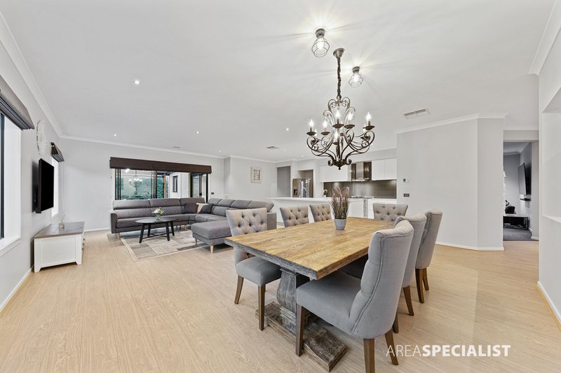 Photo - 39 Gallery Way, Pakenham VIC 3810 - Image 5