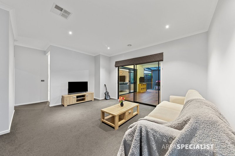 Photo - 39 Gallery Way, Pakenham VIC 3810 - Image 11