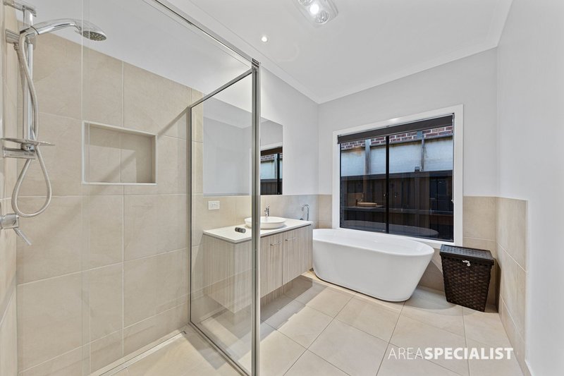 Photo - 39 Gallery Way, Pakenham VIC 3810 - Image 17