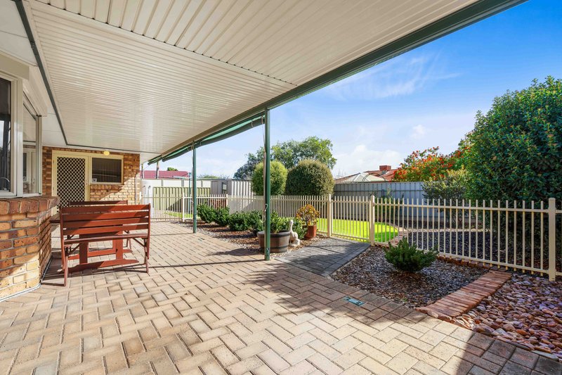 Photo - 39 Gardenia Crescent, Morphett Vale SA 5162 - Image 4