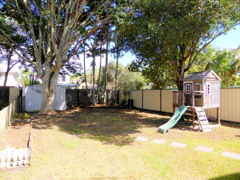 Photo - 39 Gertrude Street, Redcliffe QLD 4020 - Image 11