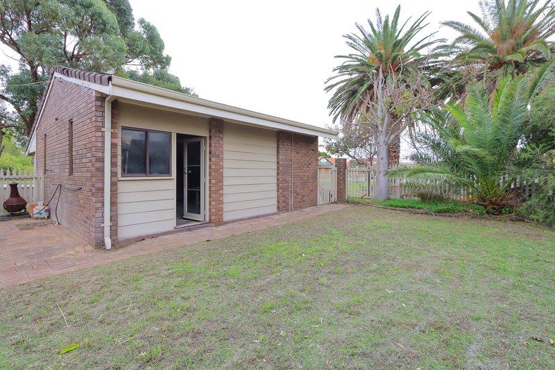 Photo - 39 Gloucester Crescent, Shoalwater WA 6169 - Image 3