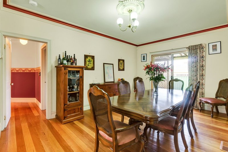 Photo - 39 Golden Ash Grove, Hoppers Crossing VIC 3029 - Image 5