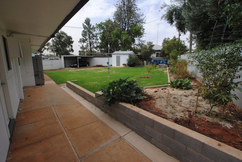 Photo - 39 Gordon Avenue, Griffith NSW 2680 - Image 12