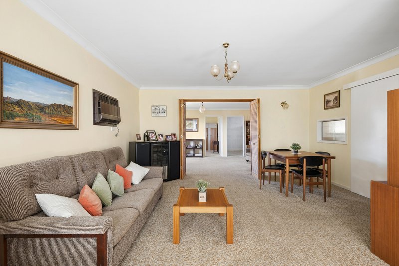 Photo - 39 Gregory Avenue, Baulkham Hills NSW 2153 - Image 3