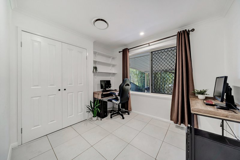 Photo - 39 Grove Road, Edens Landing QLD 4207 - Image 9