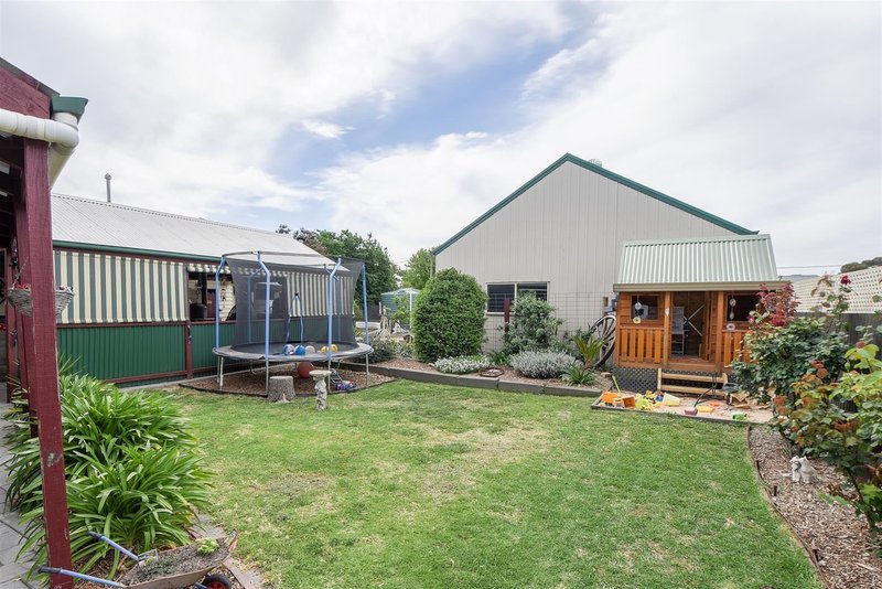 Photo - 39 Harriett Street, Horsham VIC 3400 - Image 4