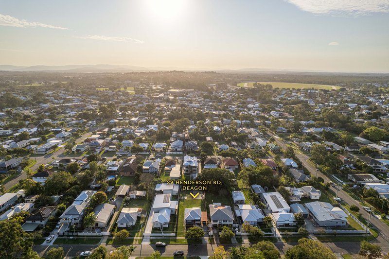 Photo - 39 Henderson Road, Deagon QLD 4017 - Image 4