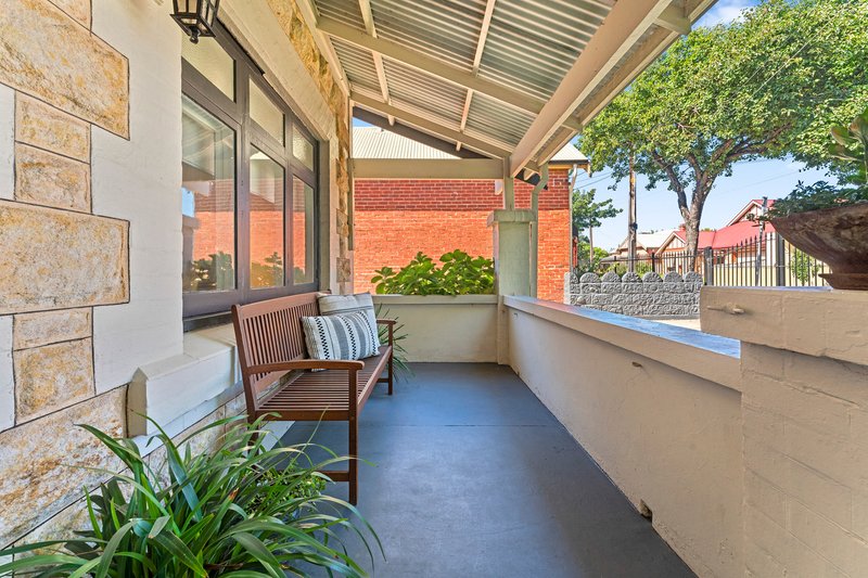 Photo - 39 Henley Street, Mile End SA 5031 - Image 2