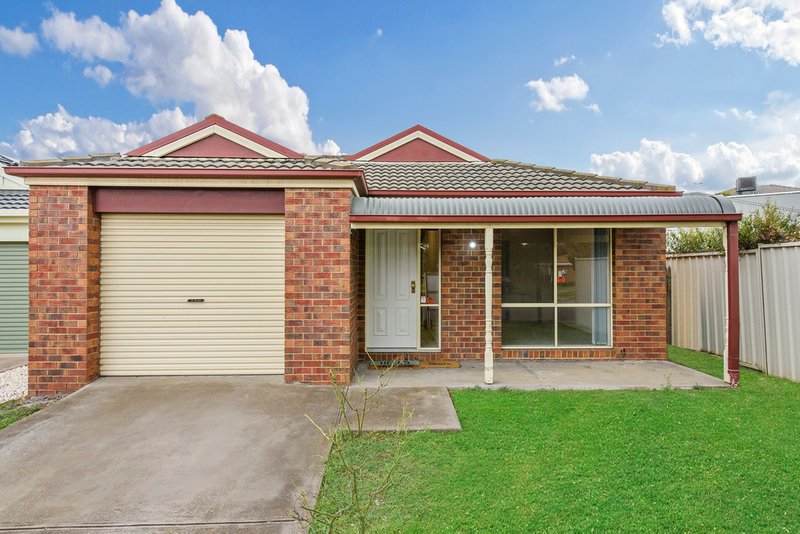 39 Hepburn Way, Caroline Springs VIC 3023