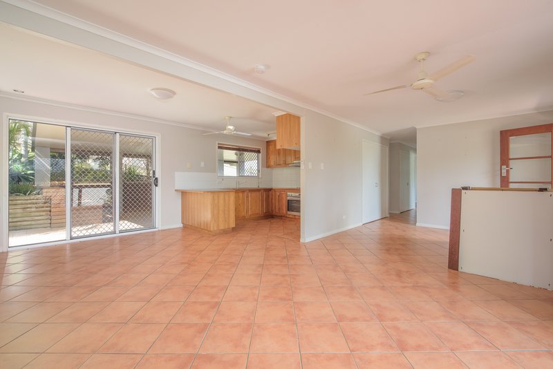 Photo - 39 Hibiscus Avenue, Kin Kora QLD 4680 - Image 2