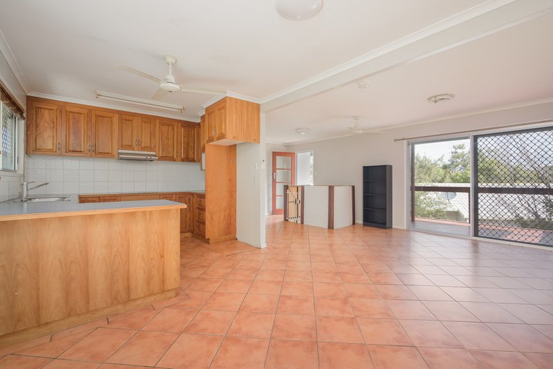 Photo - 39 Hibiscus Avenue, Kin Kora QLD 4680 - Image 3