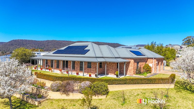 Photo - 39 Hillcrest Avenue, Lithgow NSW 2790 - Image 1