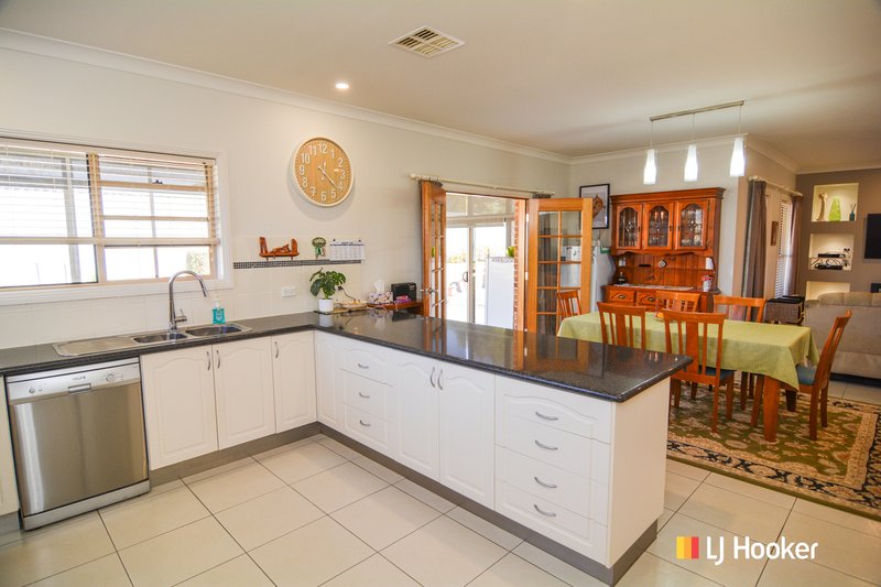 Photo - 39 Hillcrest Avenue, Lithgow NSW 2790 - Image 12