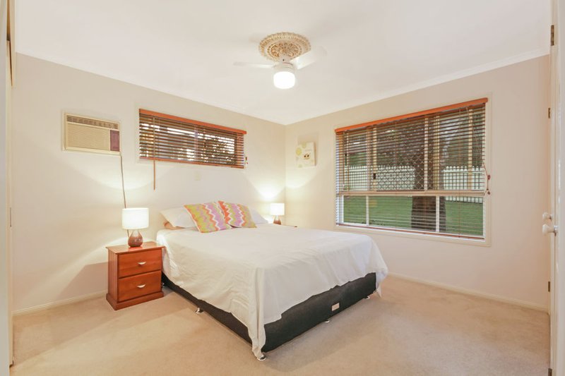 Photo - 39 Hillenvale Avenue, Arana Hills QLD 4054 - Image 7