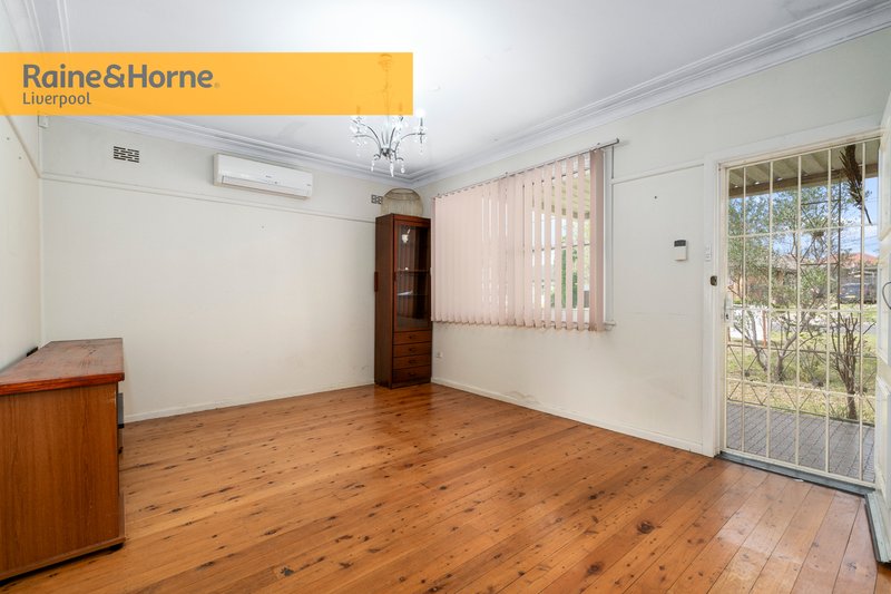 Photo - 39 Holland Crescent, Casula NSW 2170 - Image 5