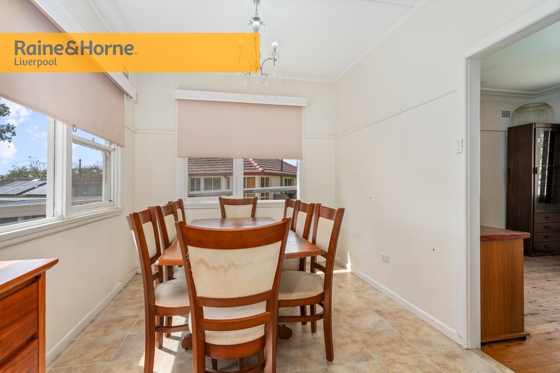 Photo - 39 Holland Crescent, Casula NSW 2170 - Image 6