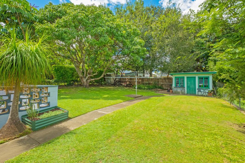 39 Holland Road, Holland Park QLD 4121