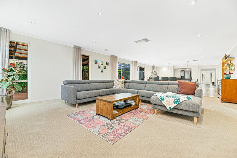 Photo - 39 Homestead Road, Berwick VIC 3806 - Image 6