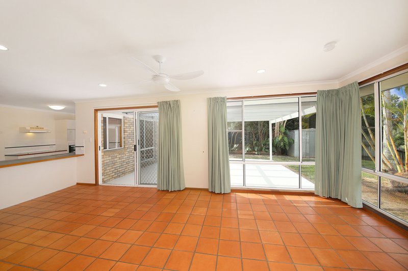 Photo - 39 Hooper Crescent, Tewantin QLD 4565 - Image 3