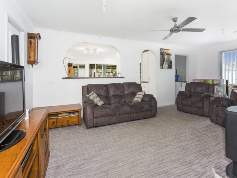 Photo - 39 Hoskings Crescent, Kiama Downs NSW 2533 - Image 11