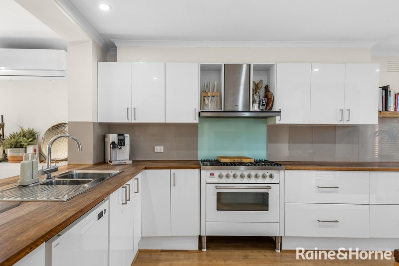 Photo - 39 Howey Street, Gisborne VIC 3437 - Image 4