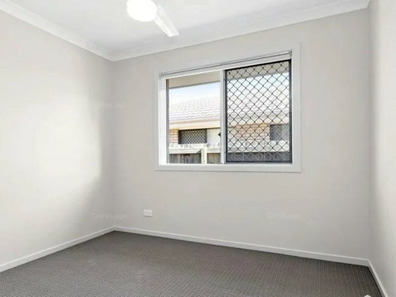 Photo - 39 Huntley Crescent, Redbank Plains QLD 4301 - Image 8