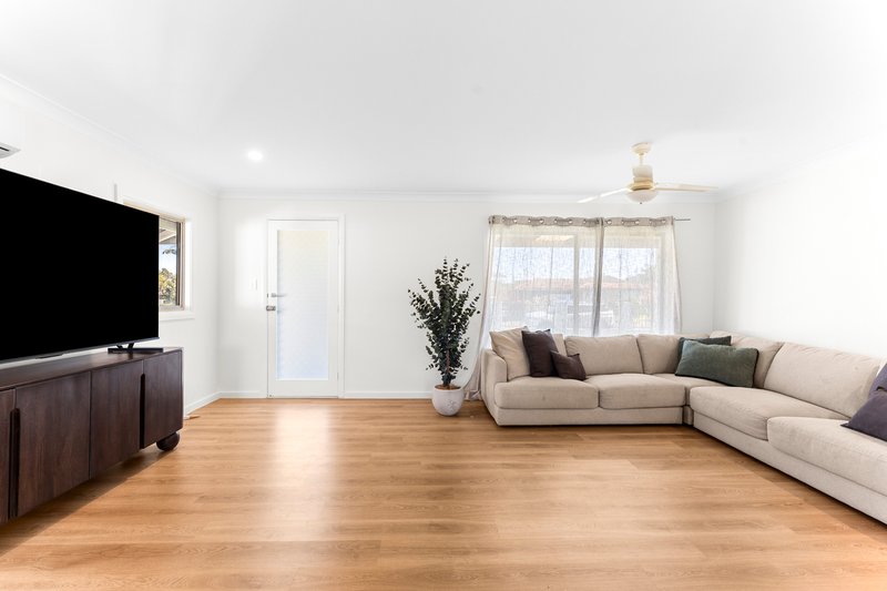 Photo - 39 Iluka Avenue, San Remo NSW 2262 - Image 4