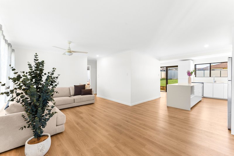 Photo - 39 Iluka Avenue, San Remo NSW 2262 - Image 5