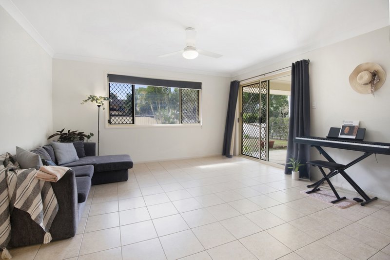 Photo - 39 Jacaranda Drive, Albany Creek QLD 4035 - Image 9