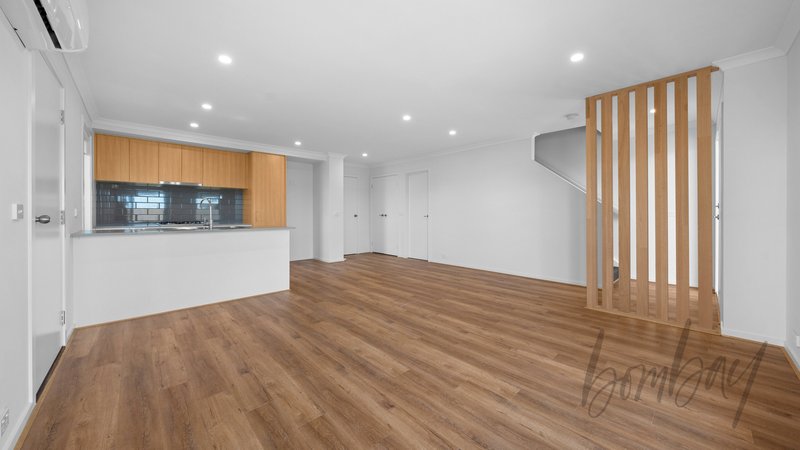 Photo - 39 Jardin Road, Wollert VIC 3750 - Image 2