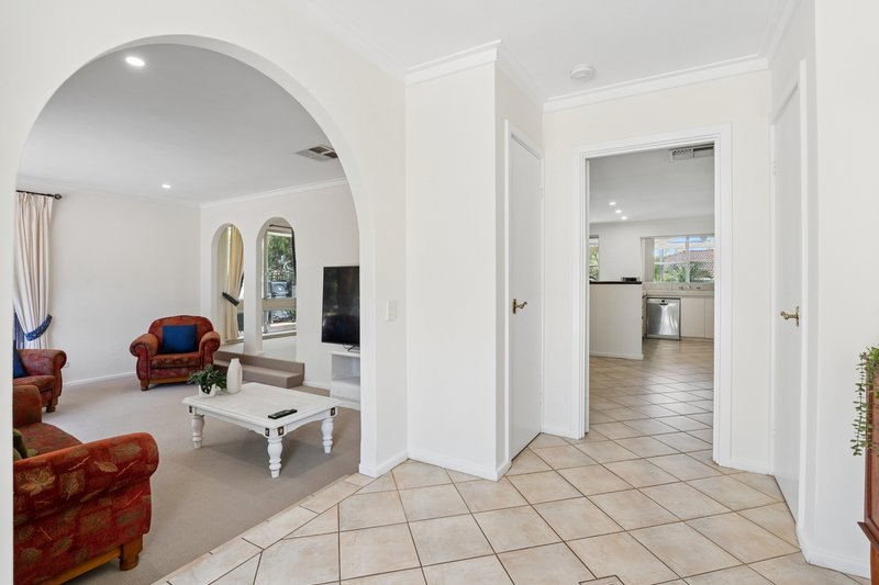 Photo - 39 Justin Drive, Sorrento WA 6020 - Image 3