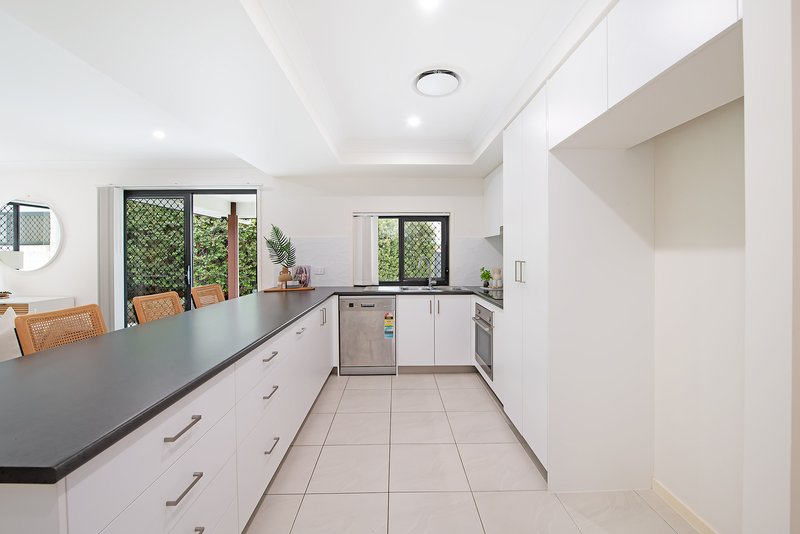 Photo - 39 Kate Court, Murrumba Downs QLD 4503 - Image 9