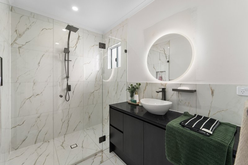 Photo - 39 Kennington Road, Camp Hill QLD 4152 - Image 20