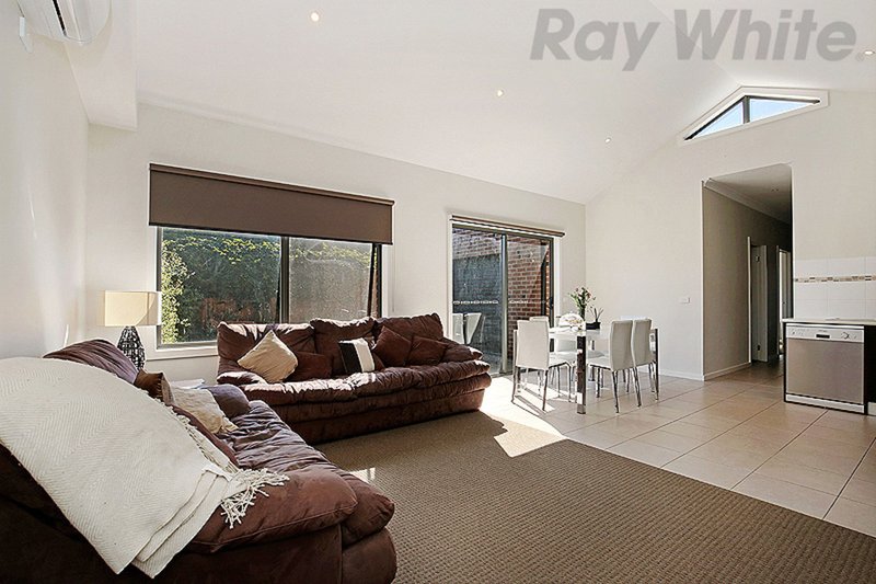 Photo - 39 King Parrot Way, Whittlesea VIC 3757 - Image 5