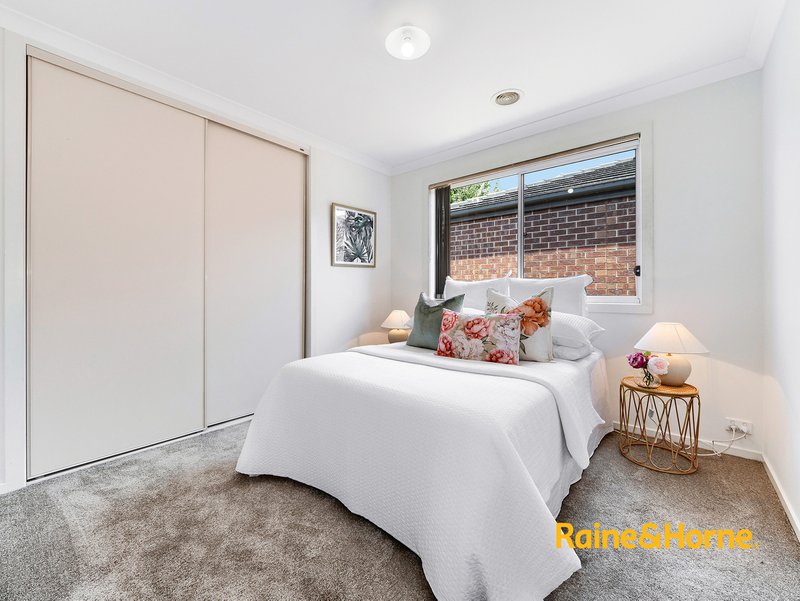 Photo - 39 Kosta Boda Boulevard, Pakenham VIC 3810 - Image 9