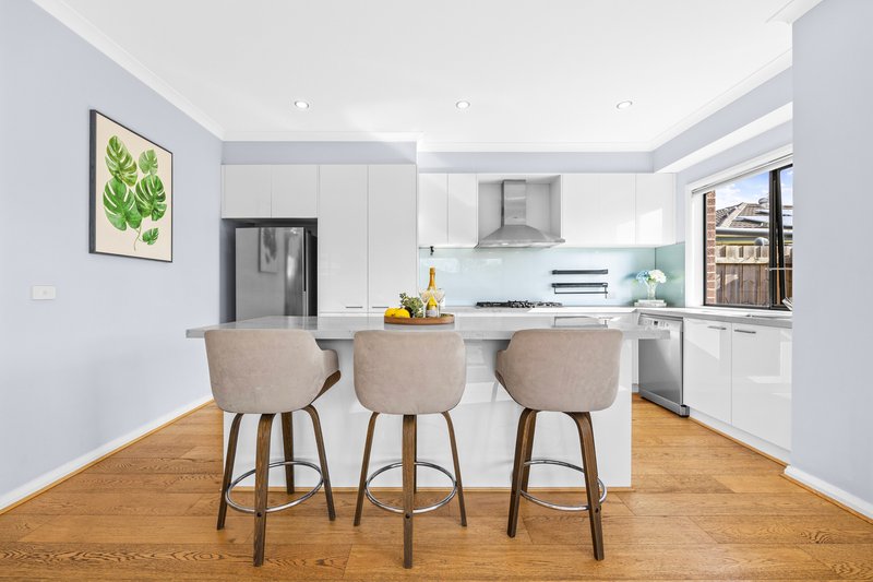 Photo - 3/9 Kurrajong Avenue, Glen Waverley VIC 3150 - Image 3