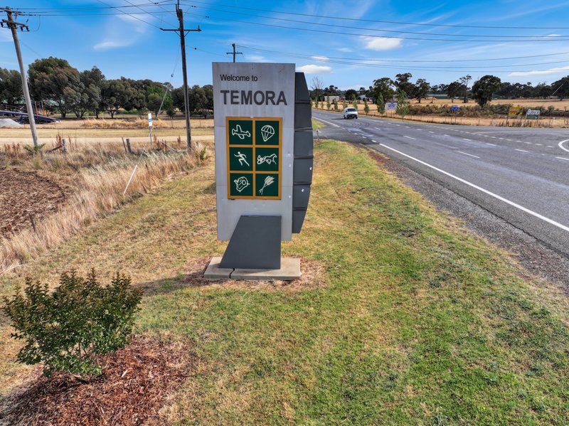 Photo - 39 Kurrajong Street, Temora NSW 2666 - Image 2