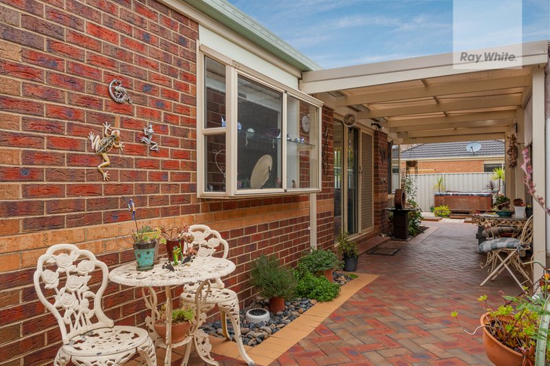 Photo - 39 Lakes Drive, Craigieburn VIC 3064 - Image 15