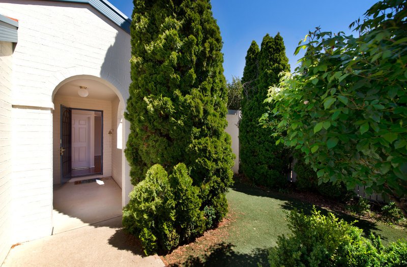 Photo - 39 Lampard Street, Bruce ACT 2617 - Image 2
