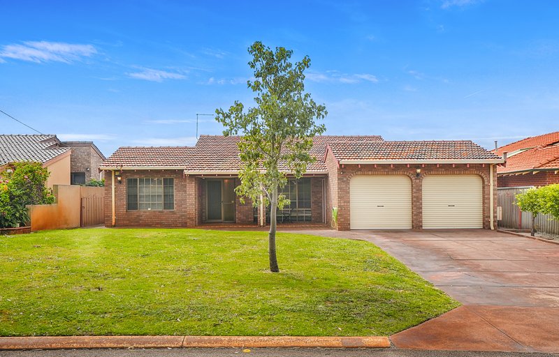 Photo - 39 Lanchester Way, Stirling WA 6021 - Image 1