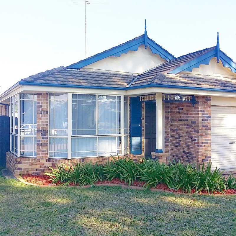 39 Larapinta Crescent, St Helens Park NSW 2560