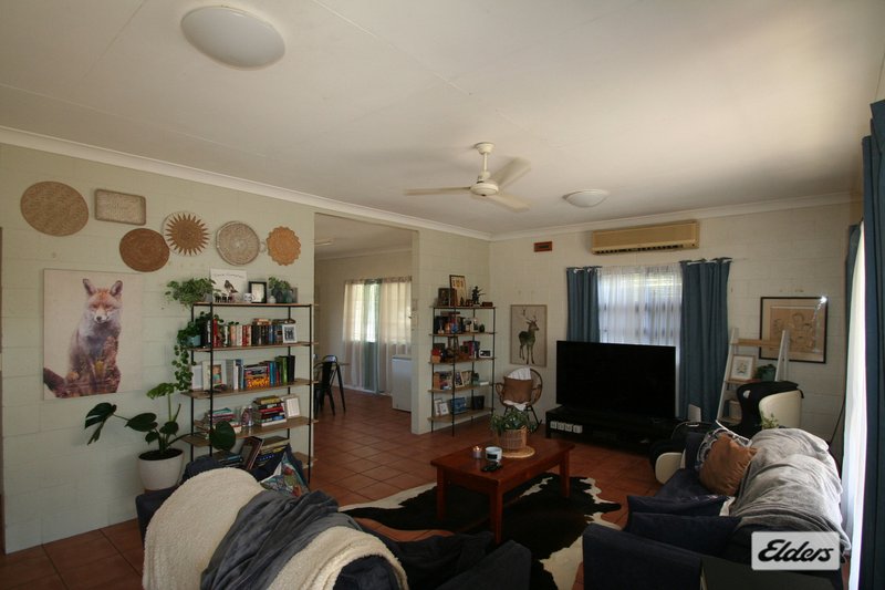 Photo - 39 Leichhardt Street, Springsure QLD 4722 - Image 2