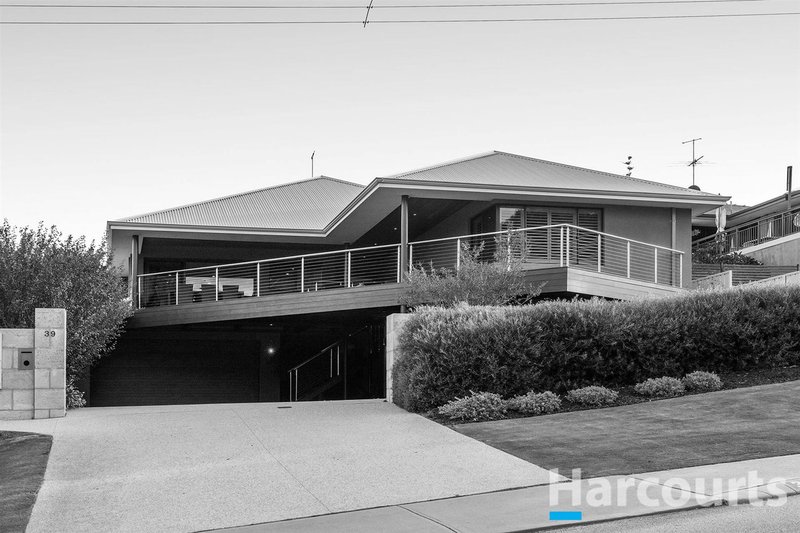 39 Leighton Road, Halls Head WA 6210