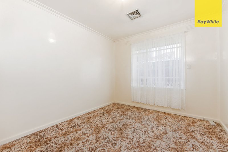 Photo - 39 Leslie Street, St Albans VIC 3021 - Image 6