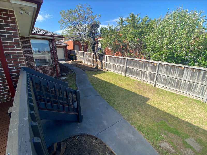 Photo - 39 Lewins Rail Avenue, South Morang VIC 3752 - Image 11